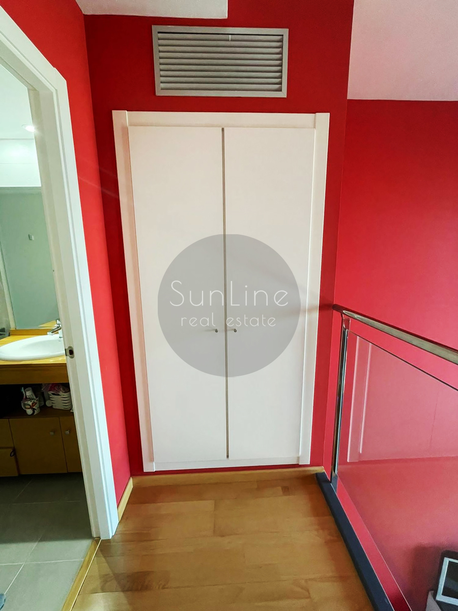 Apartamento dúplex de diseño con piscina en Burjassot