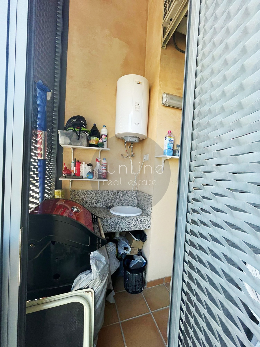 Apartamento dúplex de diseño con piscina en Burjassot