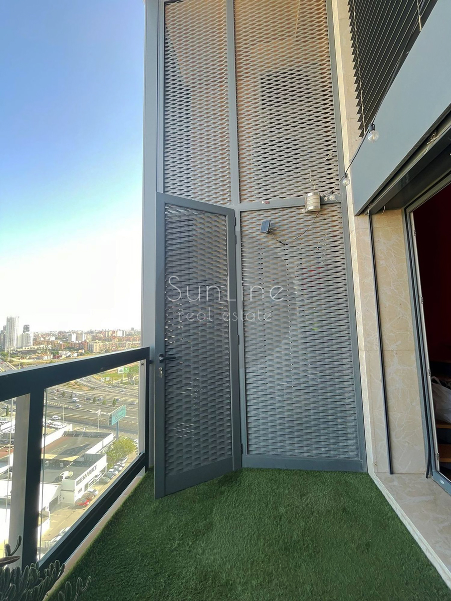 Apartamento dúplex de diseño con piscina en Burjassot