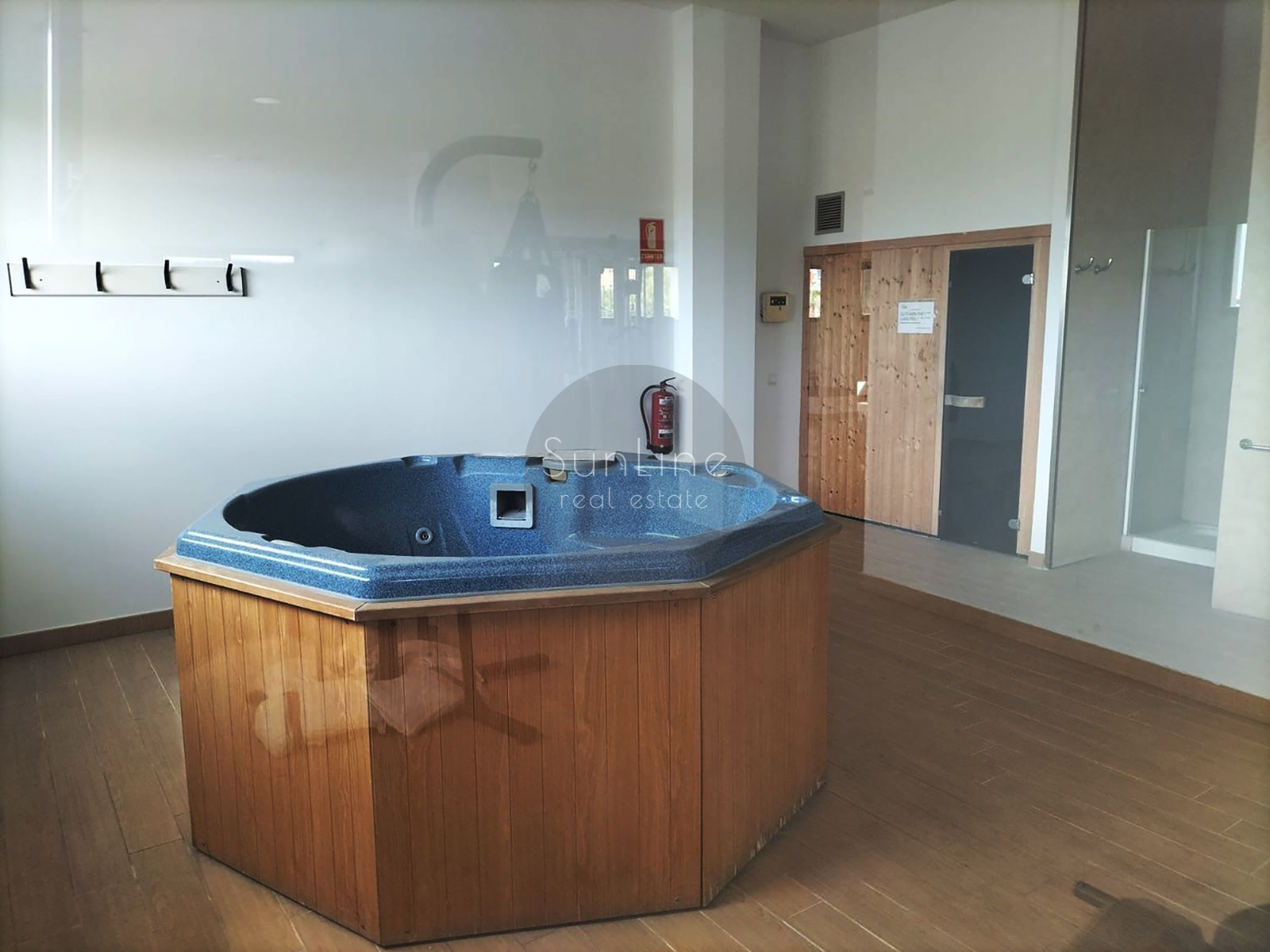 Apartamento dúplex de diseño con piscina en Burjassot