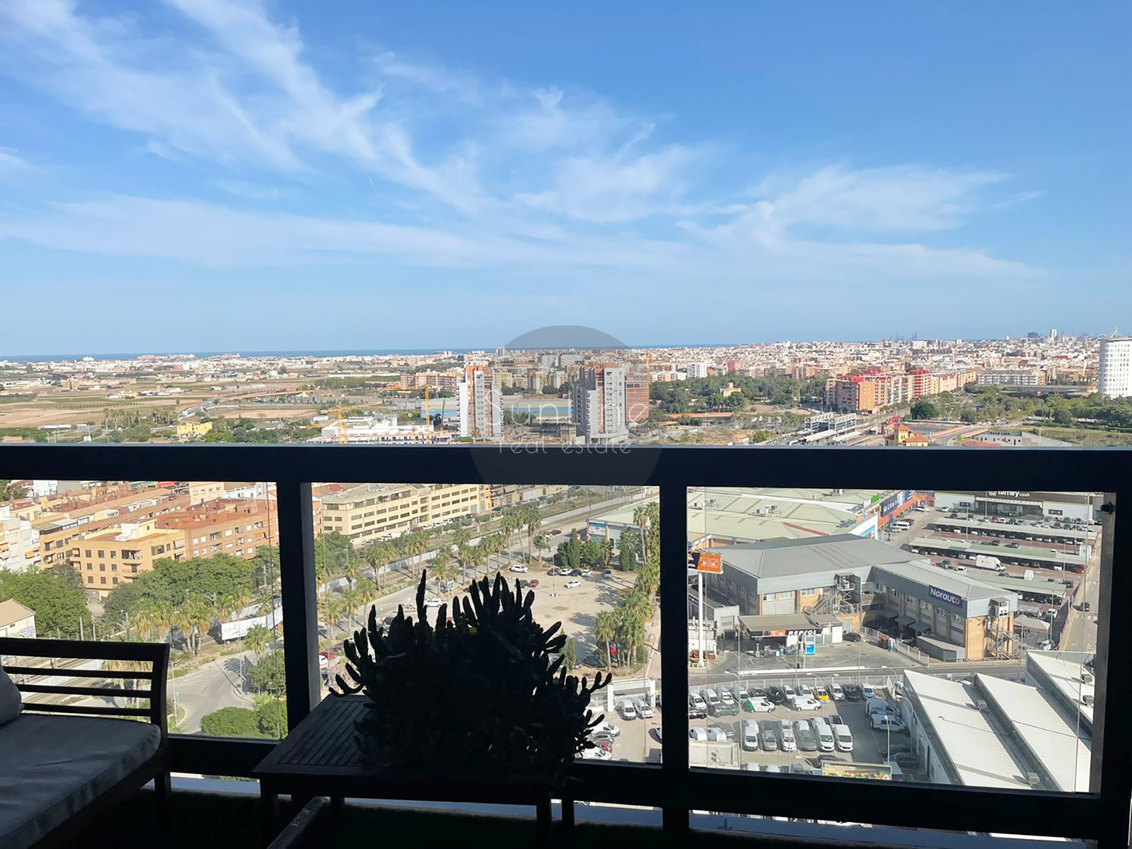 Apartamento dúplex de diseño con piscina en Burjassot