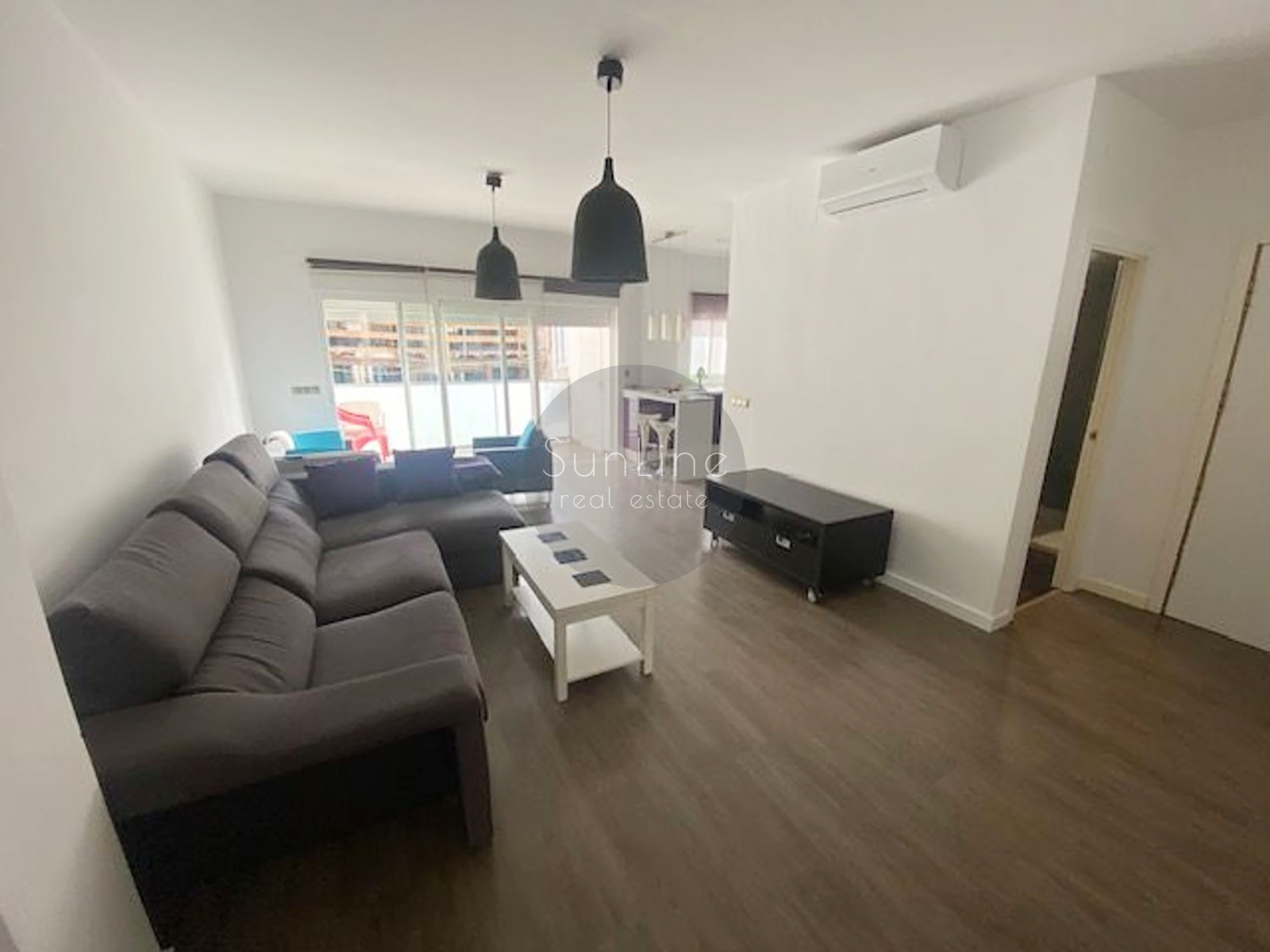 Apartamento con balcón y terraza independiente en la zona de El Botànic