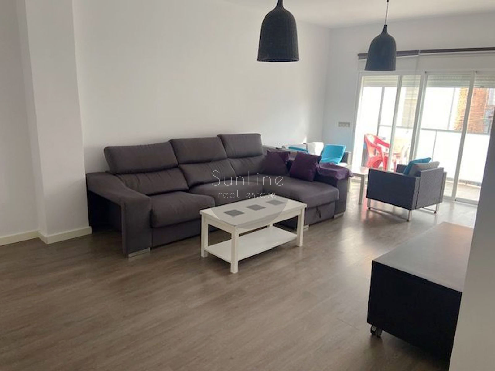 Apartamento con balcón y terraza independiente en la zona de El Botànic
