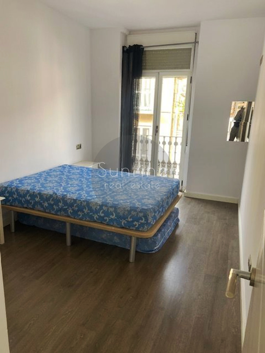 Apartamento con balcón y terraza independiente en la zona de El Botànic