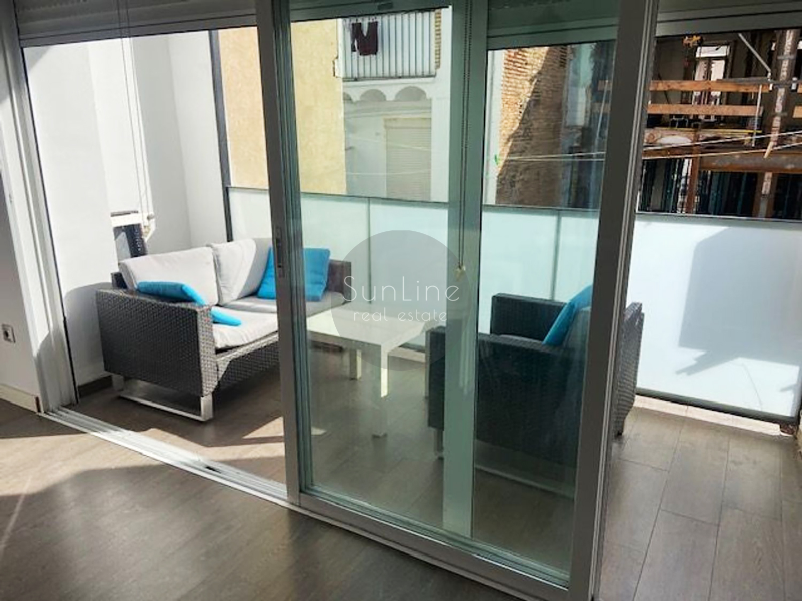 Apartamento con balcón y terraza independiente en la zona de El Botànic