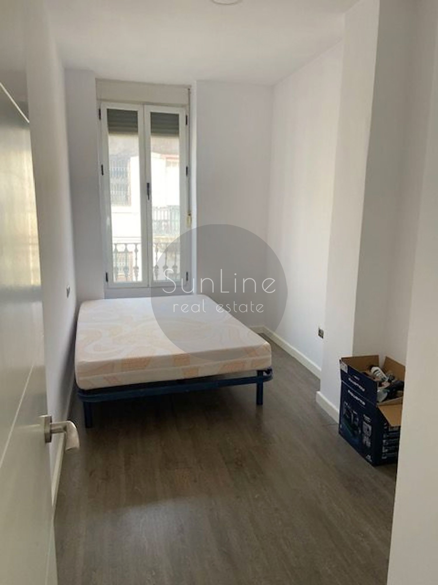 Apartamento con balcón y terraza independiente en la zona de El Botànic