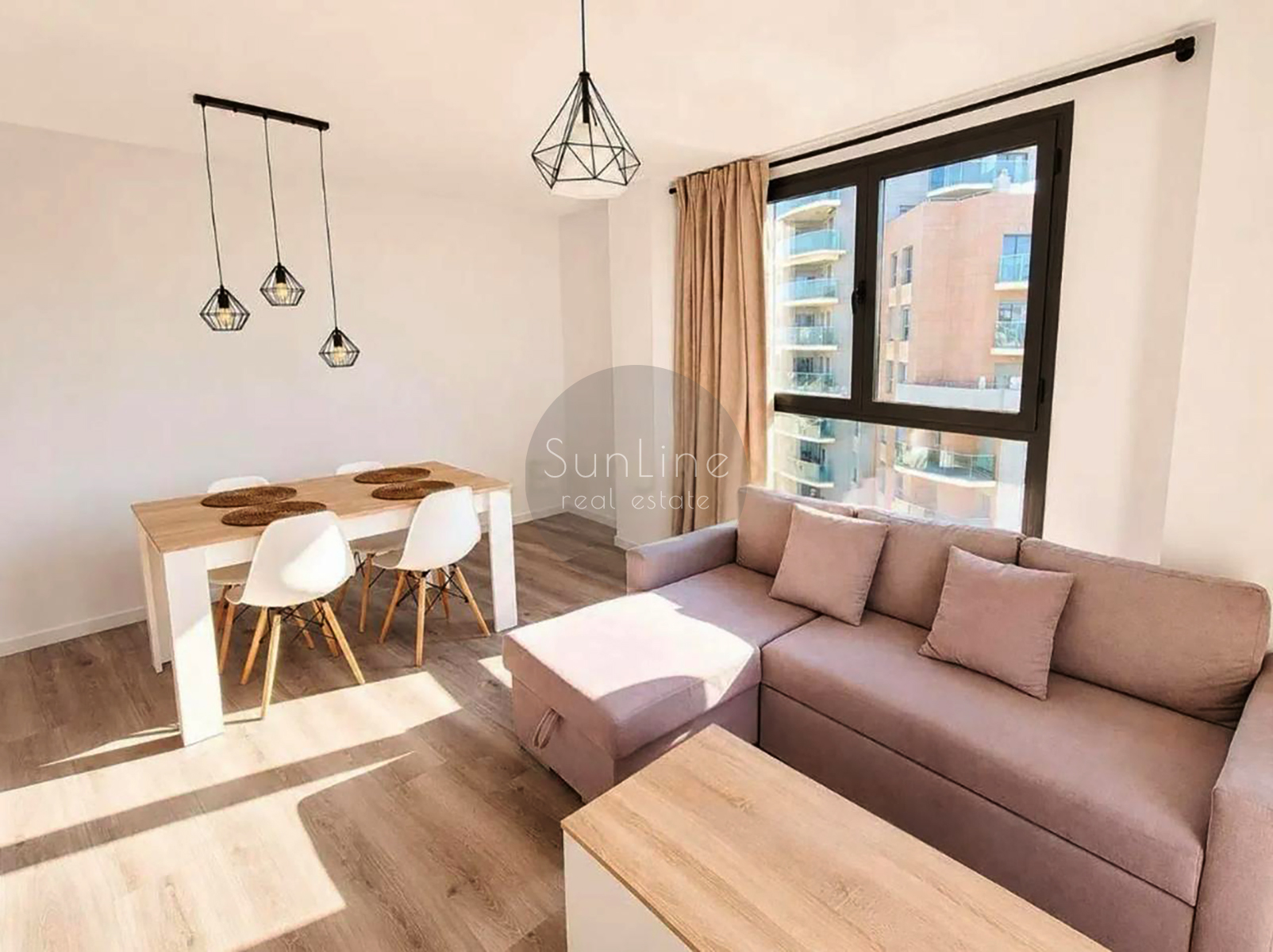 Rent of a modern 3-bedroom apartment with a balcony and view of the City of Arts and Sciences