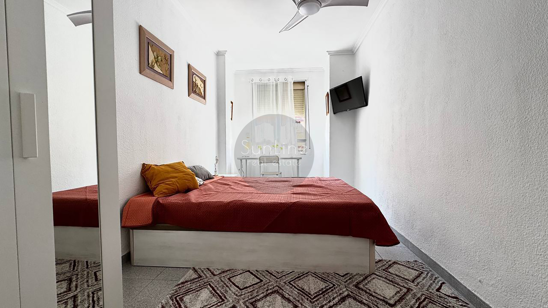 Rent of a furnished apartment with 3 bedrooms and storage room in Quatre Carreres
