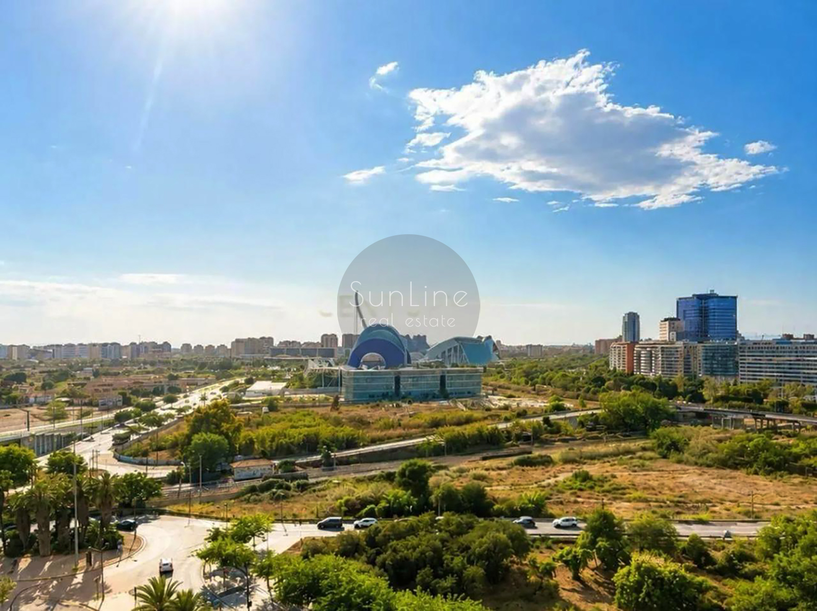 Rent of a modern 3-bedroom apartment with a balcony and view of the City of Arts and Sciences