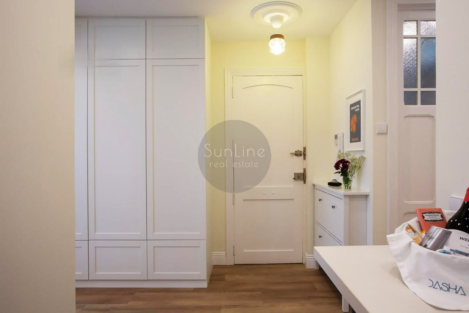 Modern apartment 91 m² with 3 bedrooms and 2 bathrooms in Russafa