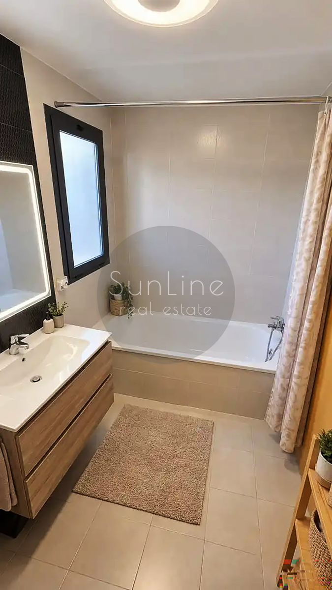 Apartment with 4 bedrooms, pool and 2 parking spaces in La Pobla de Vallbona