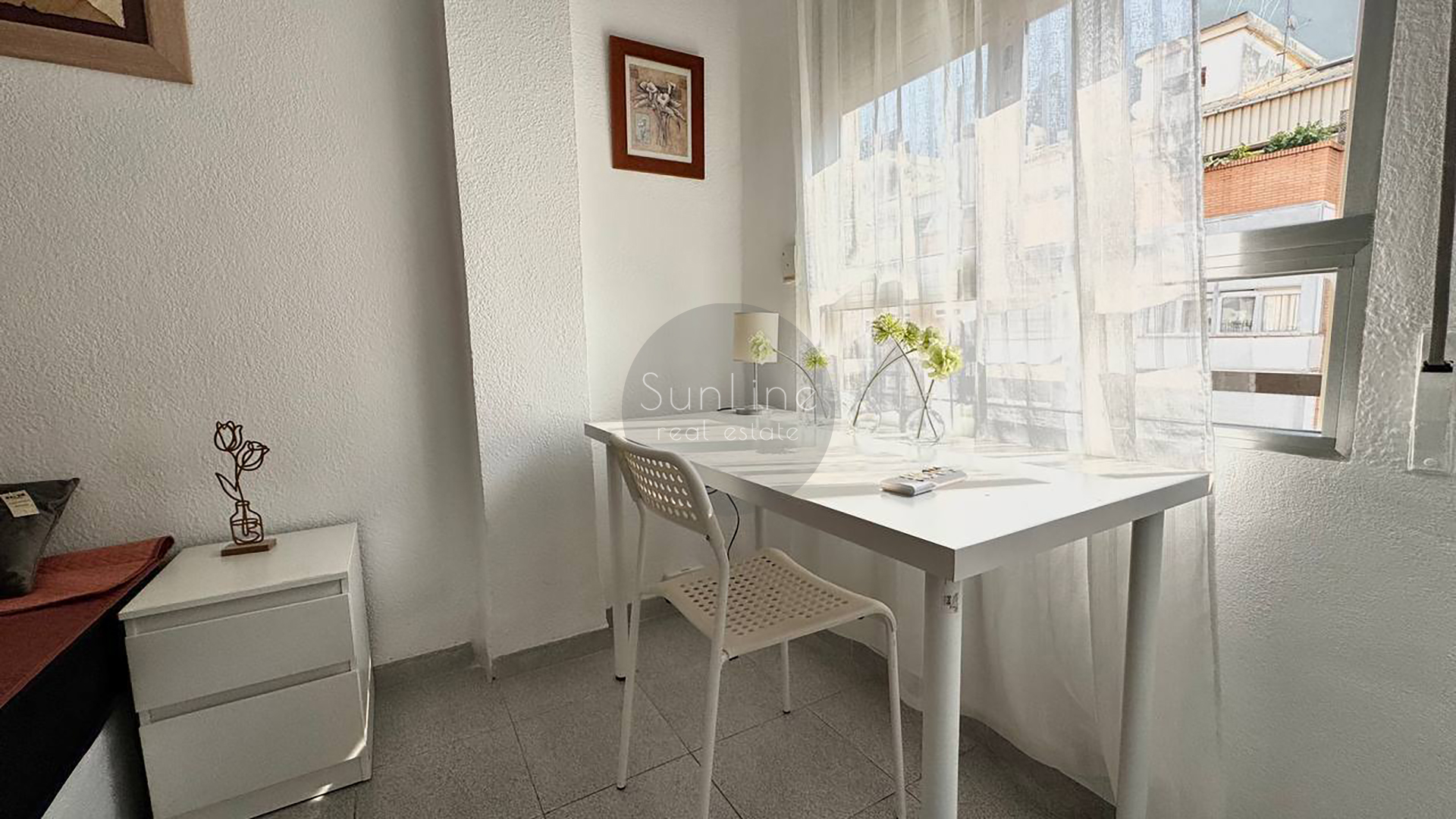Rent of a furnished apartment with 3 bedrooms and storage room in Quatre Carreres