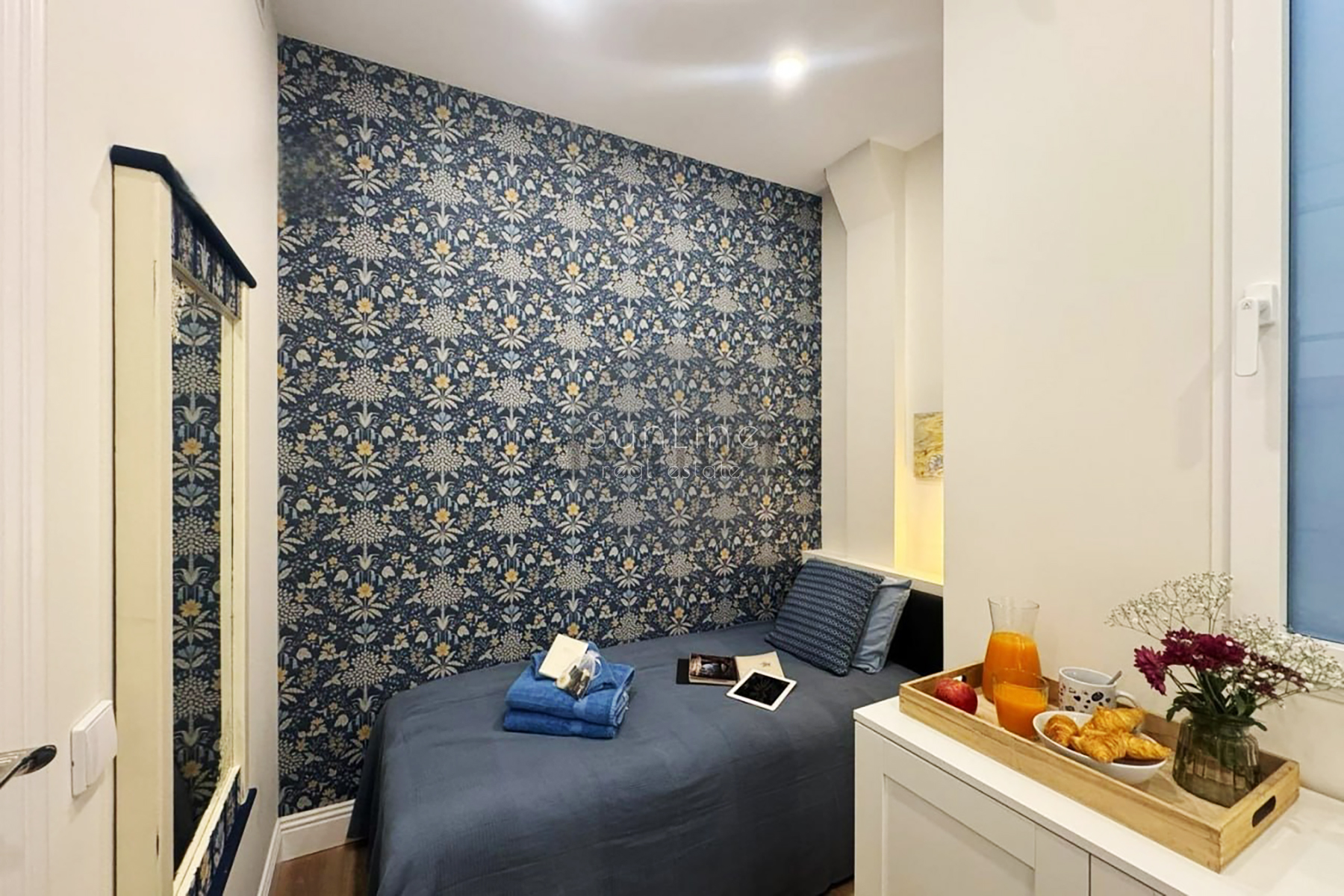 Modern apartment 91 m² with 3 bedrooms and 2 bathrooms in Russafa