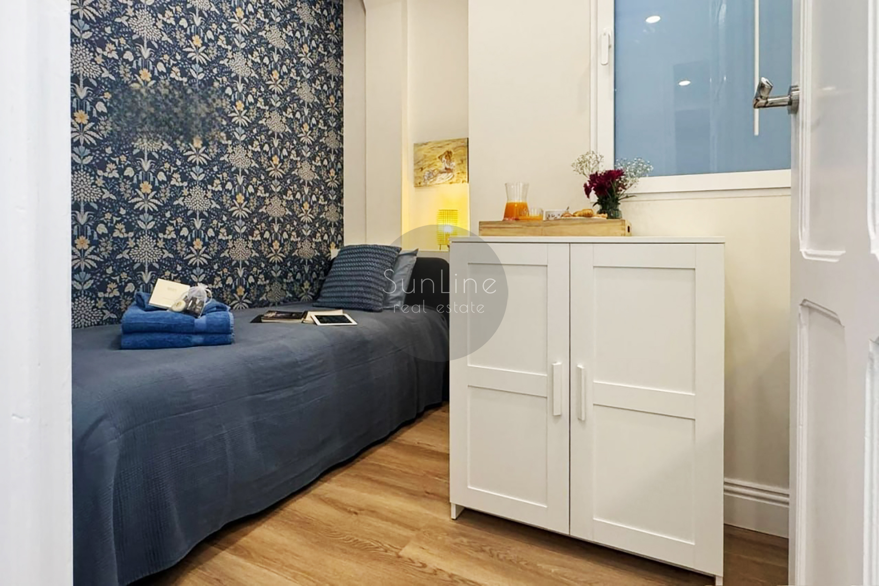 Modern apartment 91 m² with 3 bedrooms and 2 bathrooms in Russafa