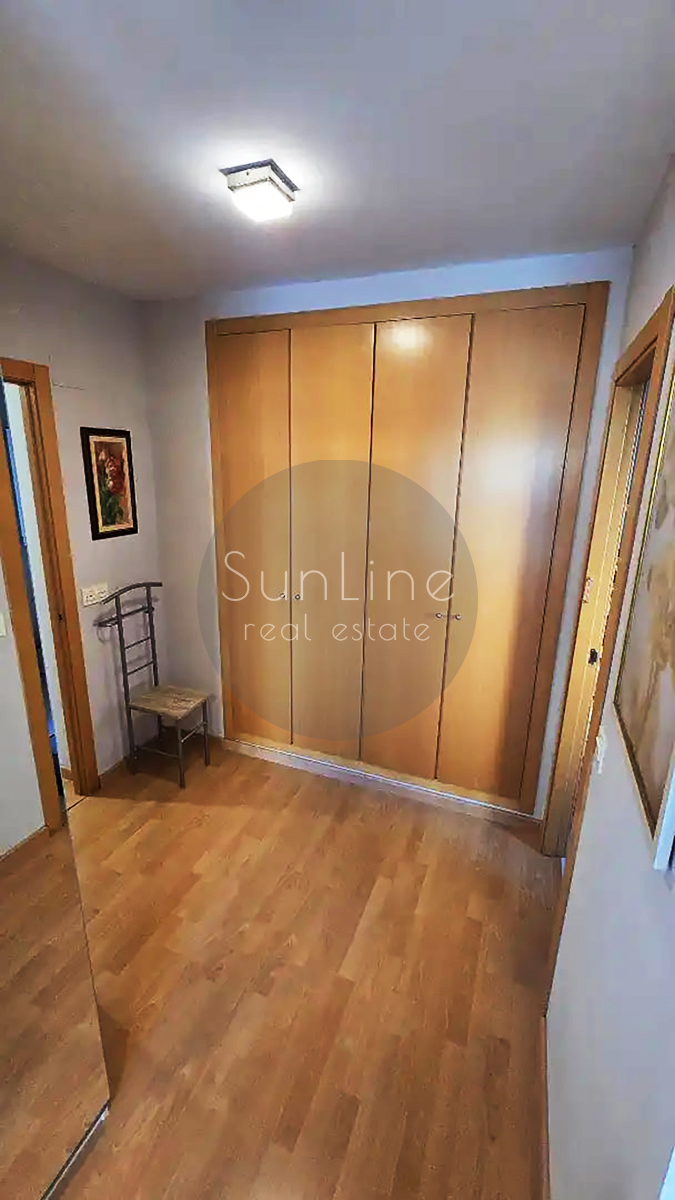 Apartment with 4 bedrooms, pool and 2 parking spaces in La Pobla de Vallbona