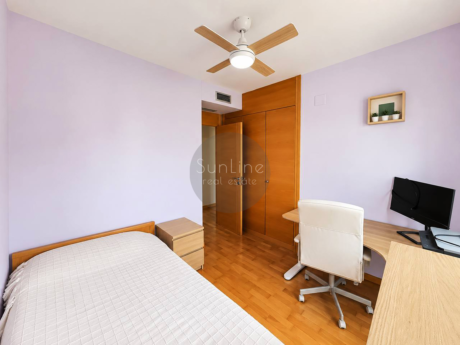 Spacious 3-bedroom apartment with garage and pool in Casas Verdes