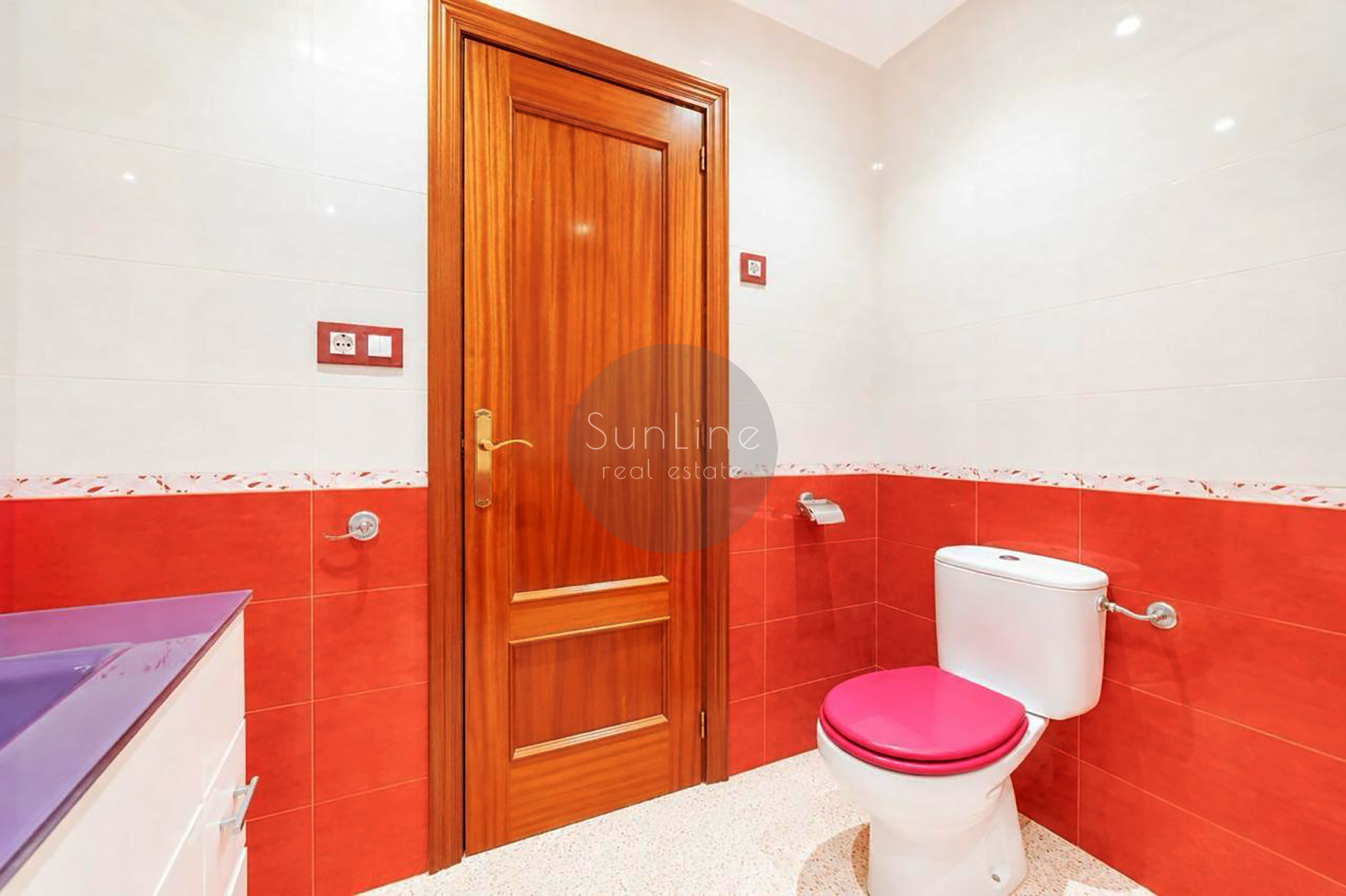 Bright 100 m² apartment with 4 bedrooms, balcony and elevator