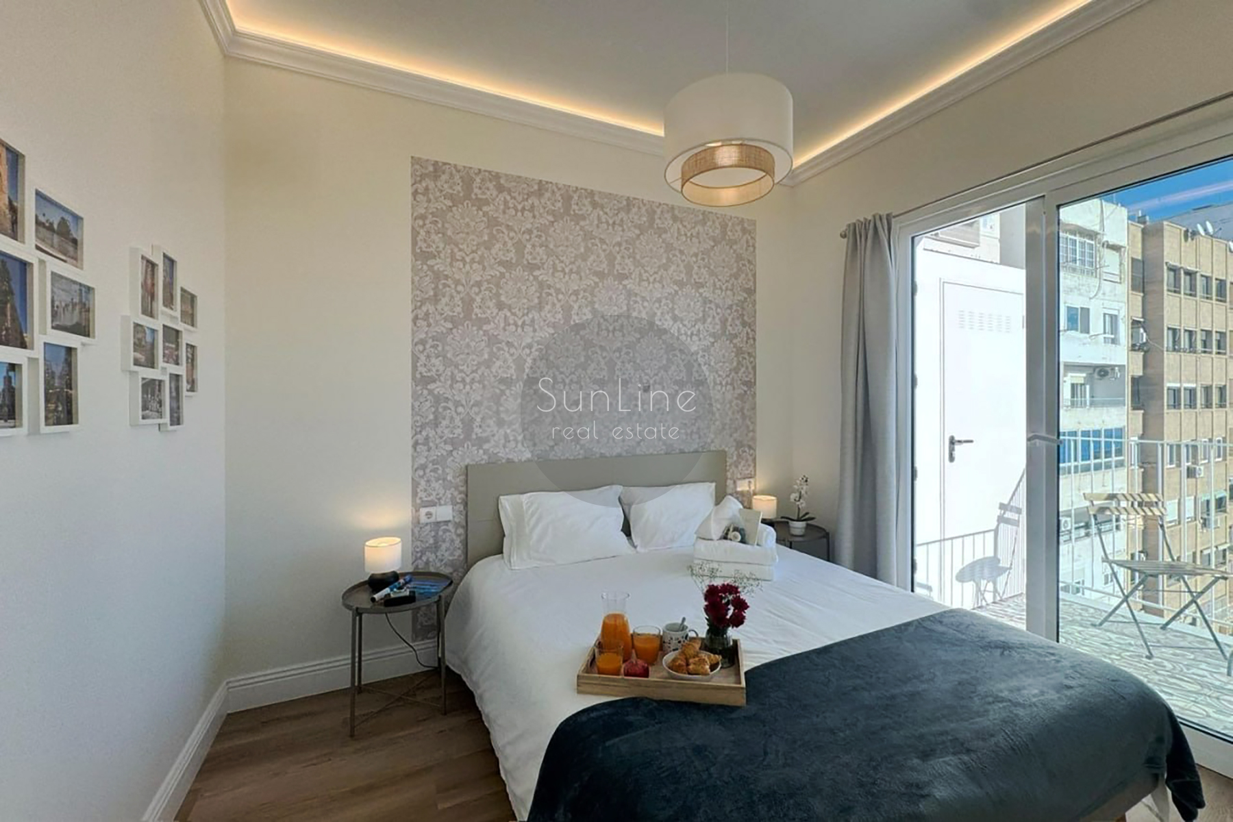 Modern apartment 91 m² with 3 bedrooms and 2 bathrooms in Russafa