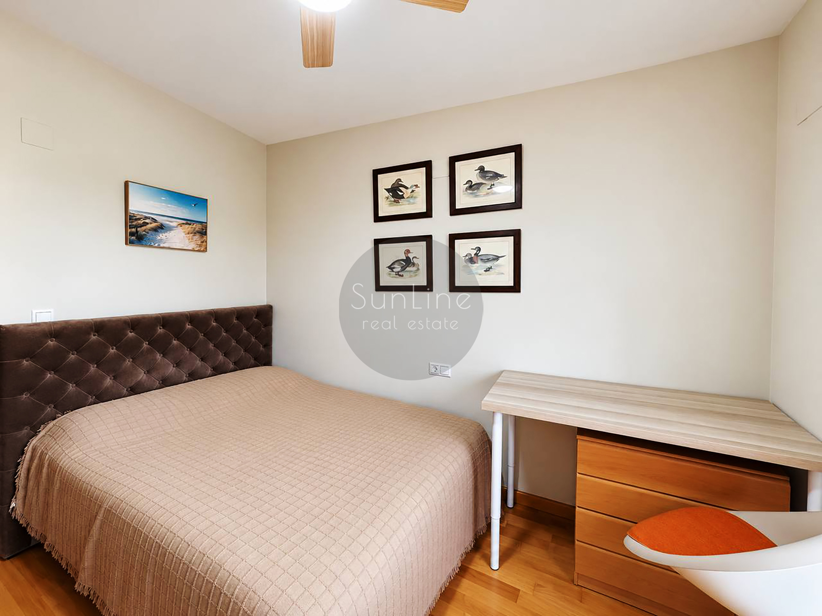 Spacious 3-bedroom apartment with garage and pool in Casas Verdes