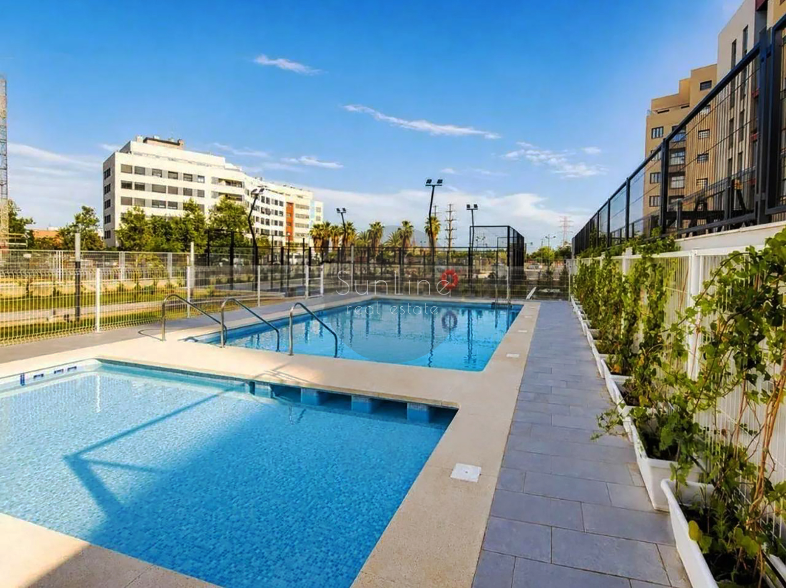 Rent of a modern 3-bedroom apartment with a balcony and view of the City of Arts and Sciences