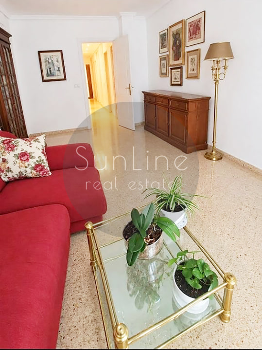 Spacious sunny apartment with 3 bedrooms, balcony and south orientation