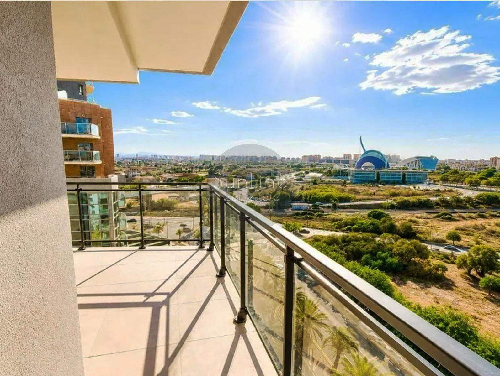 Rent of a modern 3-bedroom apartment with a balcony and view of the City of Arts and Sciences
