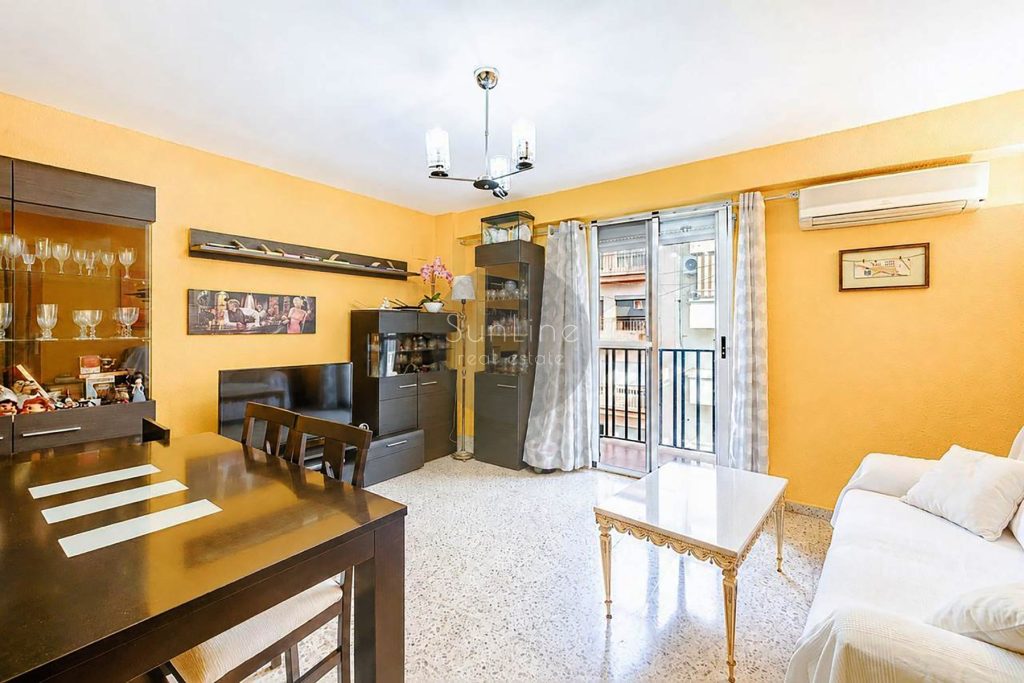 Bright 100 m² apartment with 4 bedrooms, balcony and elevator