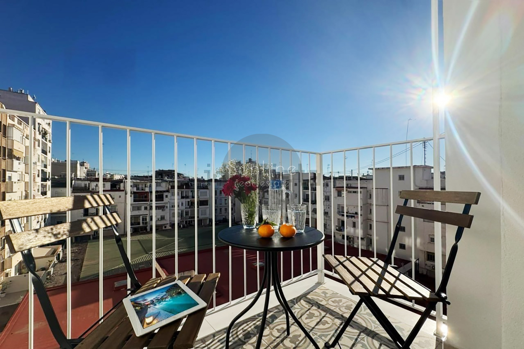 Modern apartment 91 m² with 3 bedrooms and 2 bathrooms in Russafa