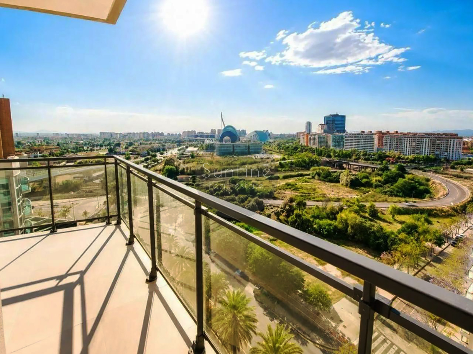 Rent of a modern 3-bedroom apartment with a balcony and view of the City of Arts and Sciences