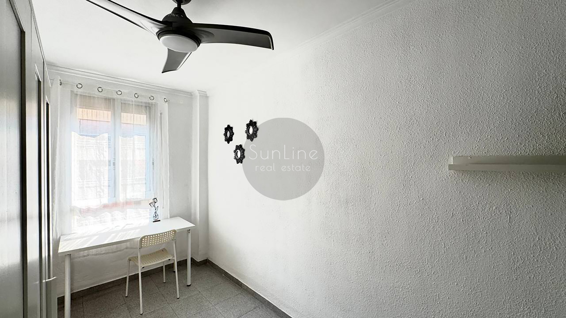 Rent of a furnished apartment with 3 bedrooms and storage room in Quatre Carreres