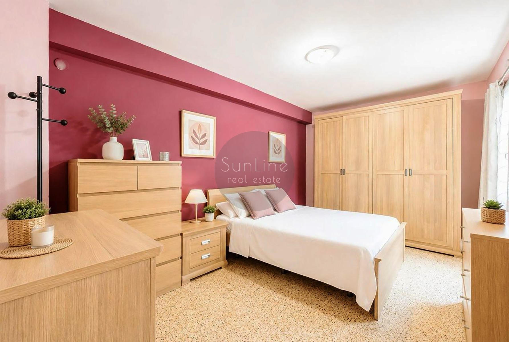Bright 100 m² apartment with 4 bedrooms, balcony and elevator