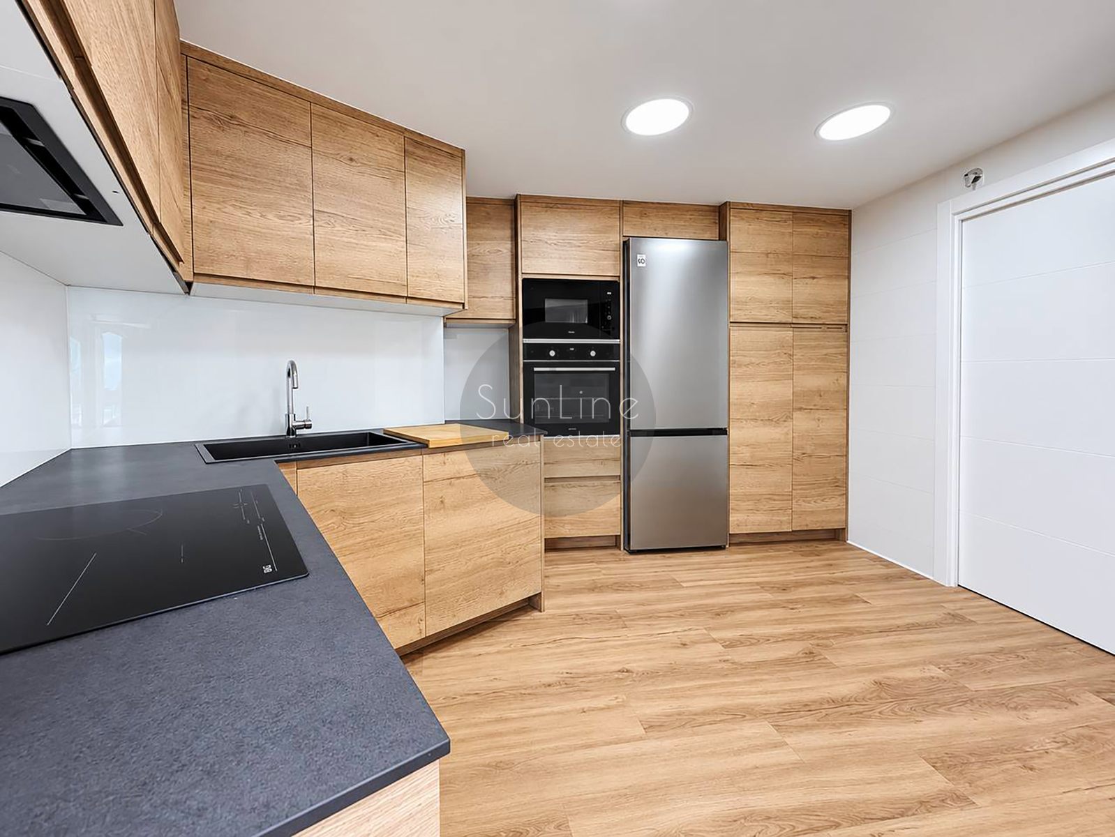 Penthouse 110 m² with 3 bedrooms, 3 bathrooms and a terrace in Valencia