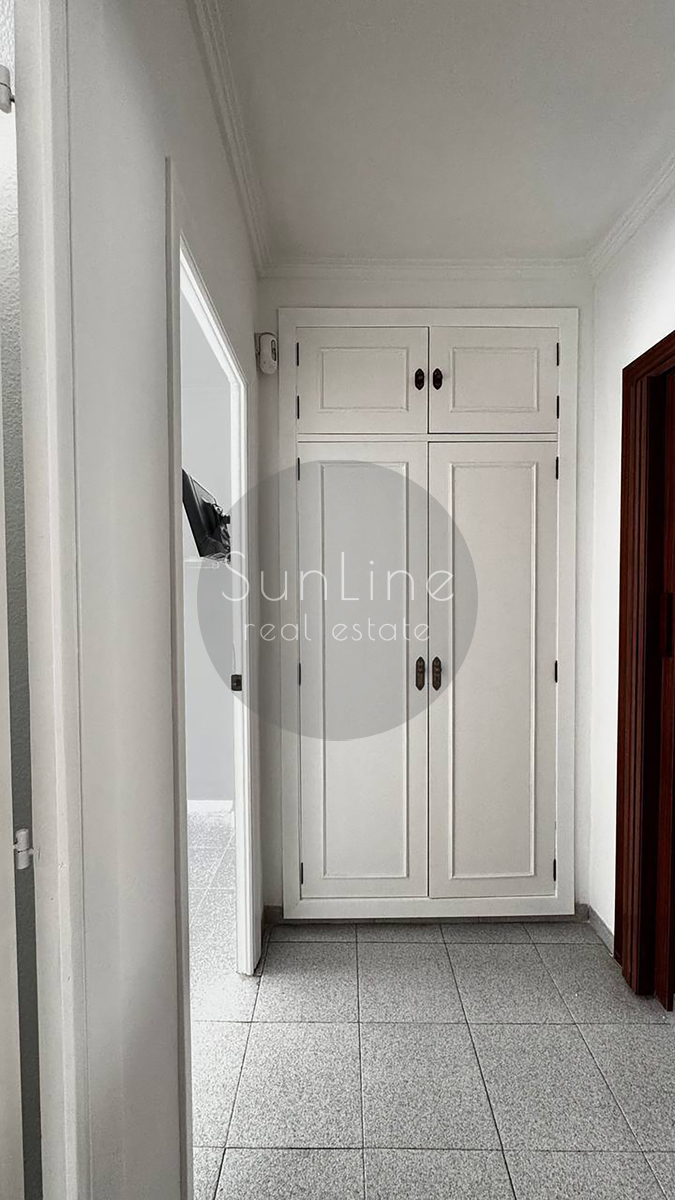 Rent of a furnished apartment with 3 bedrooms and storage room in Quatre Carreres