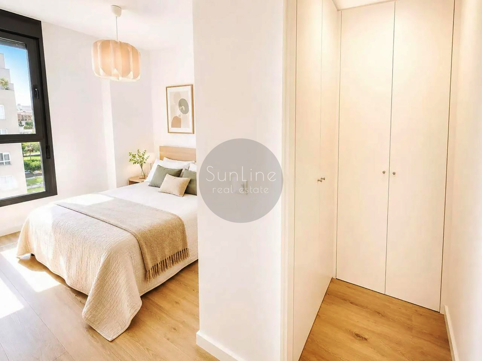 Rent of a modern 3-bedroom apartment with a balcony and view of the City of Arts and Sciences