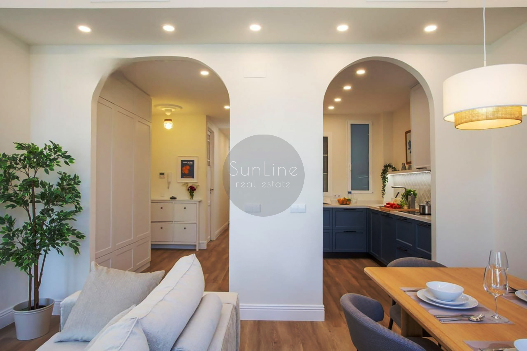 Modern apartment 91 m² with 3 bedrooms and 2 bathrooms in Russafa