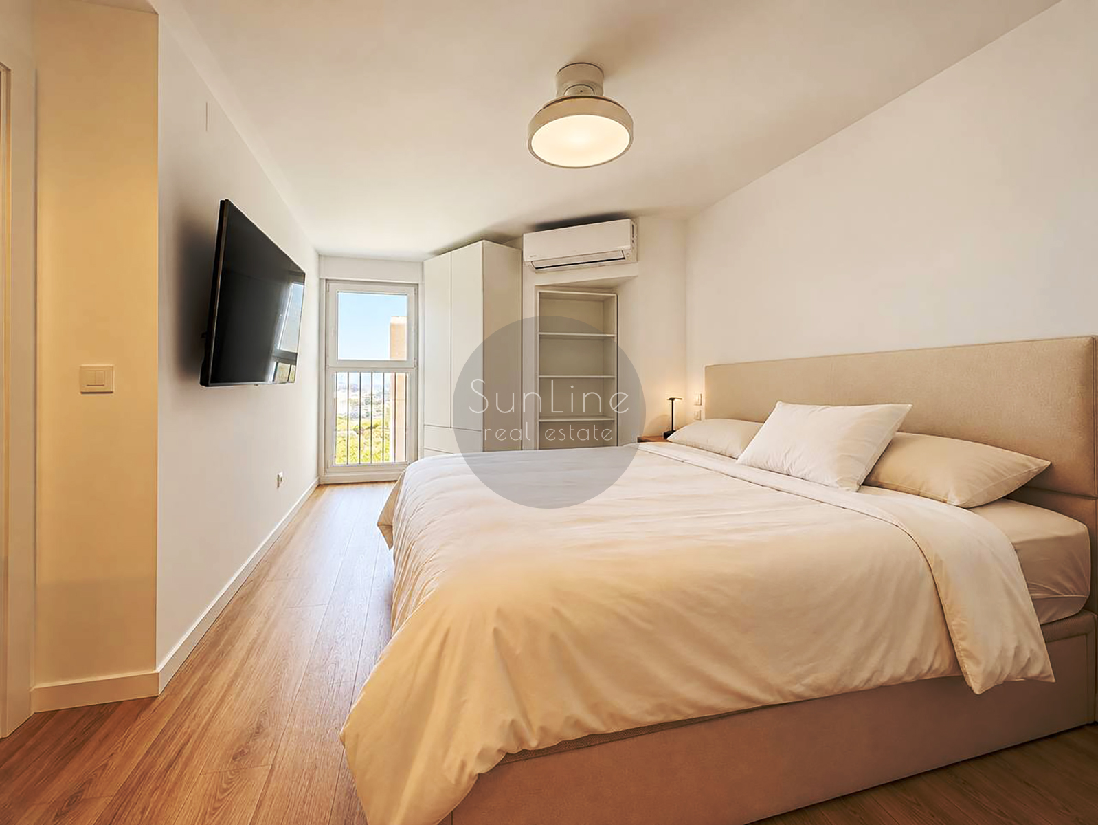 Penthouse 110 m² with 3 bedrooms, 3 bathrooms and a terrace in Valencia