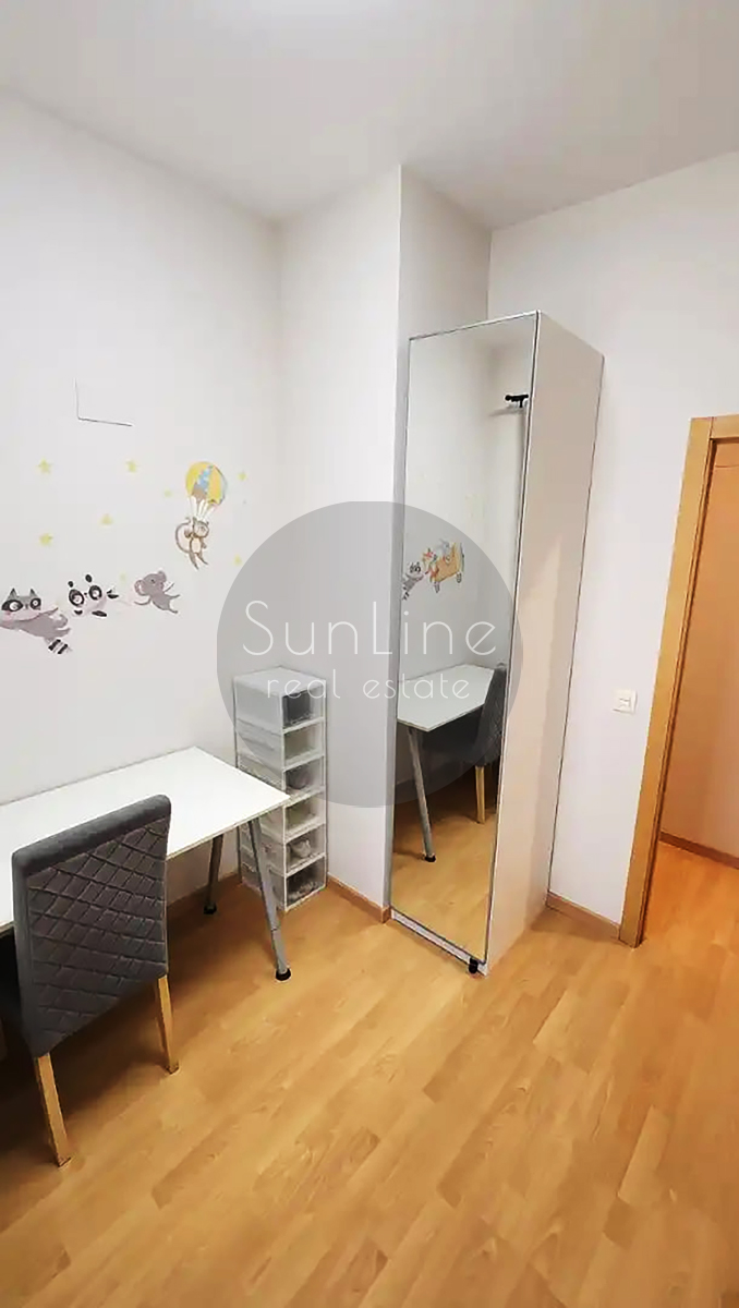 Apartment with 4 bedrooms, pool and 2 parking spaces in La Pobla de Vallbona