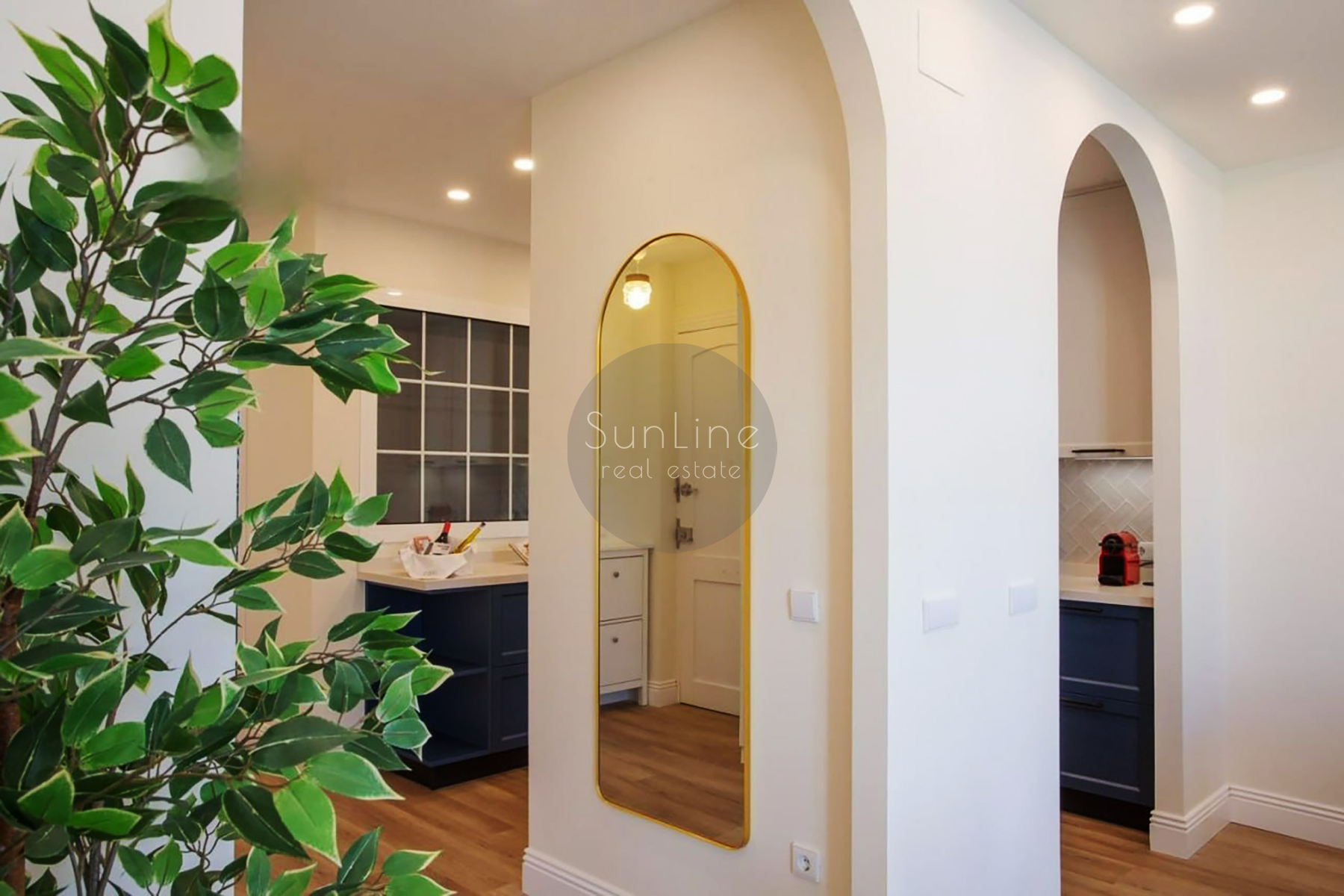 Modern apartment 91 m² with 3 bedrooms and 2 bathrooms in Russafa
