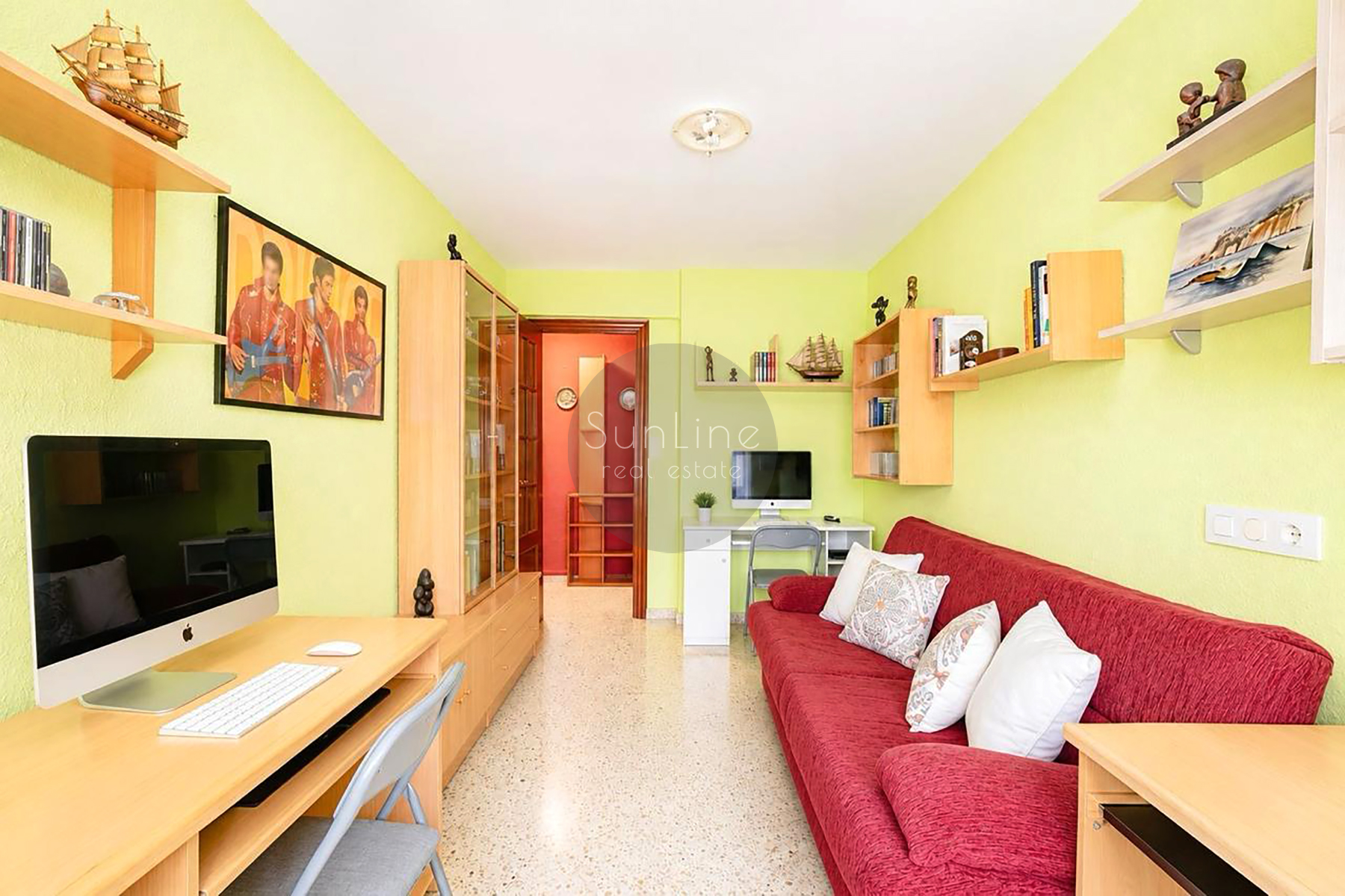 Bright 100 m² apartment with 4 bedrooms, balcony and elevator