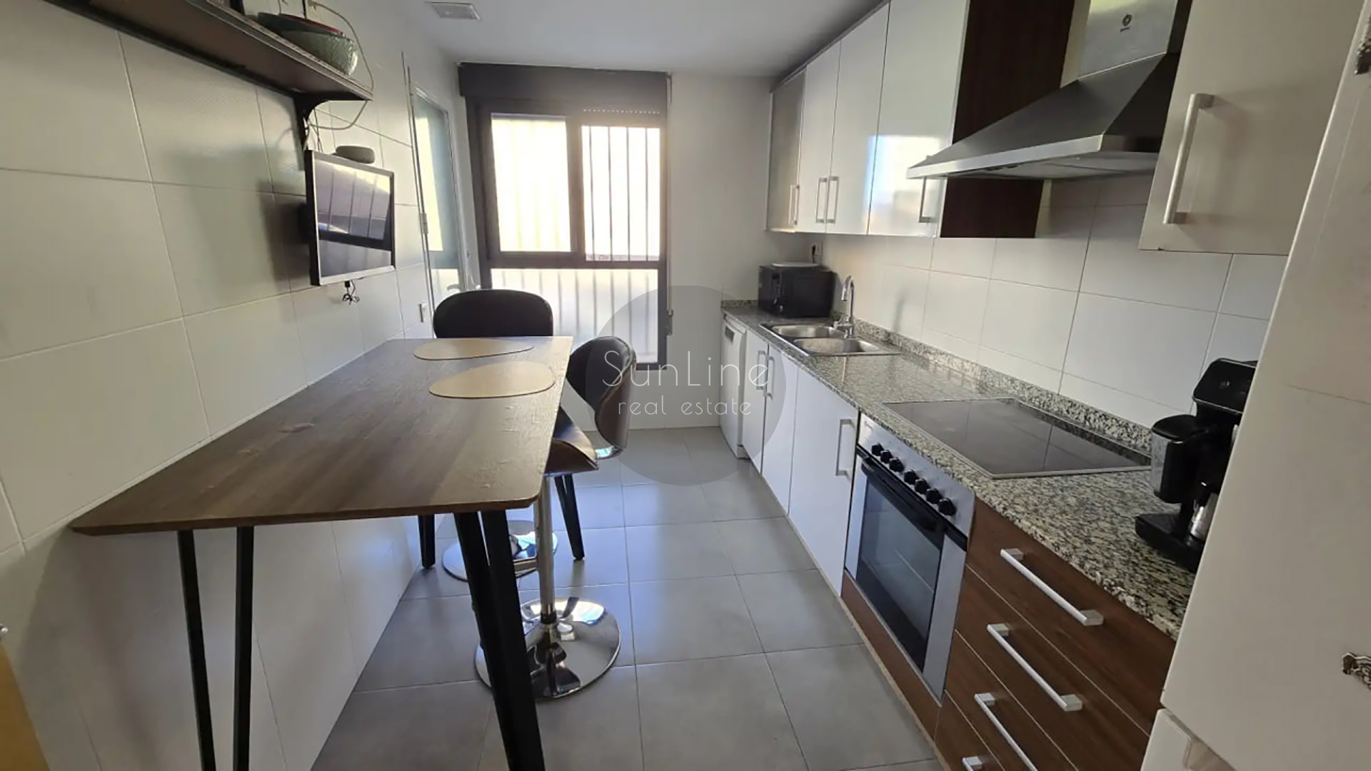 Apartment with 4 bedrooms, pool and 2 parking spaces in La Pobla de Vallbona