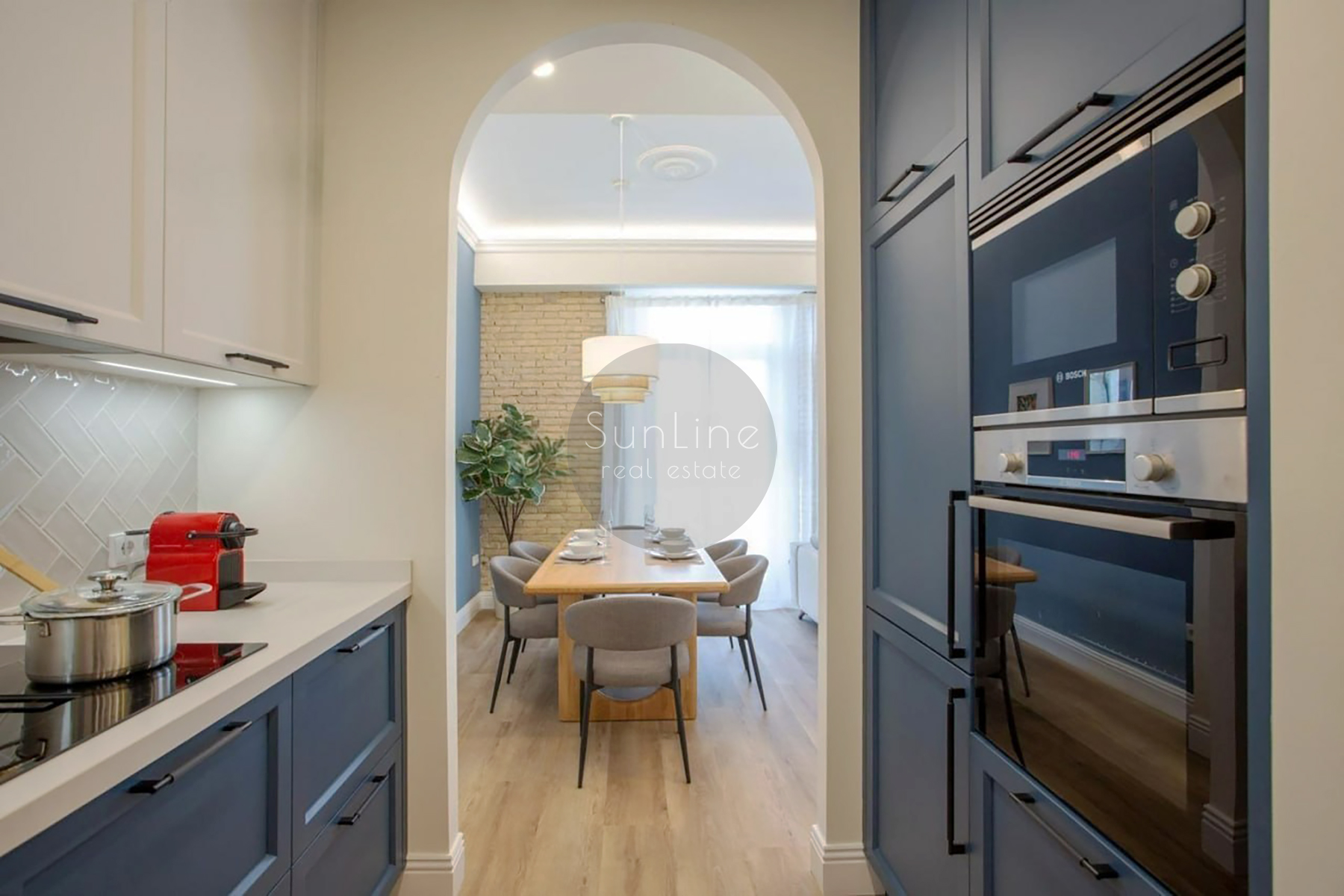 Modern apartment 91 m² with 3 bedrooms and 2 bathrooms in Russafa
