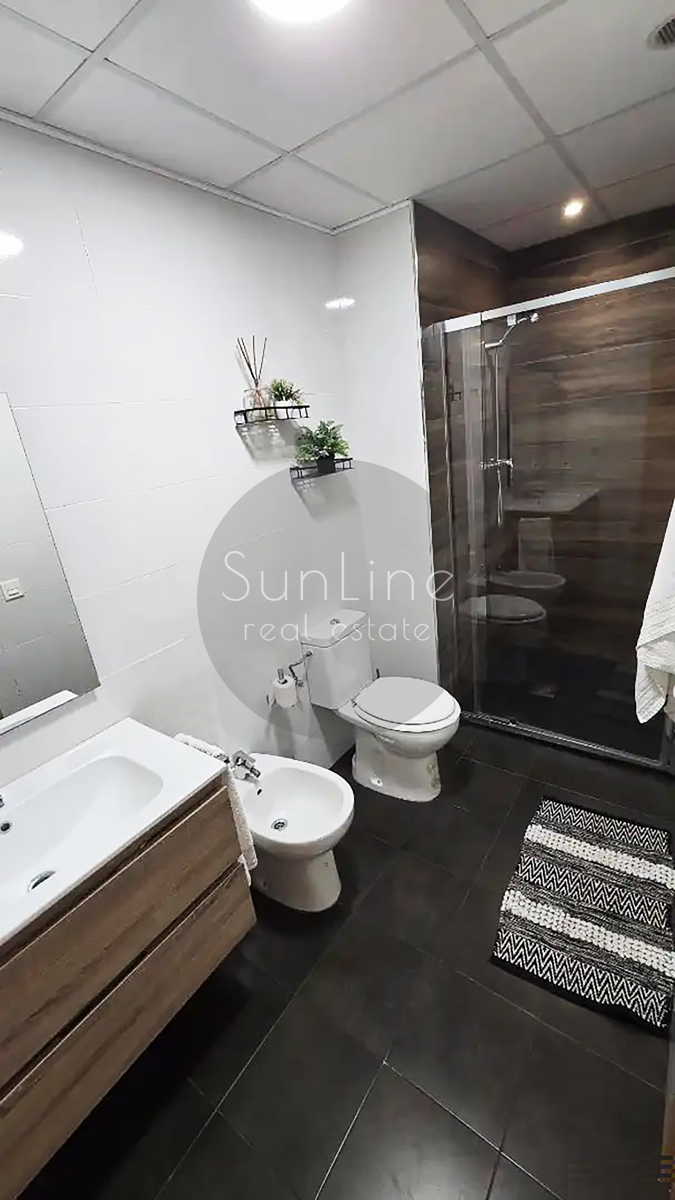 Apartment with 4 bedrooms, pool and 2 parking spaces in La Pobla de Vallbona