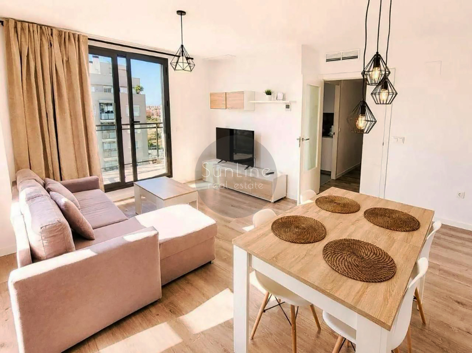 Rent of a modern 3-bedroom apartment with a balcony and view of the City of Arts and Sciences