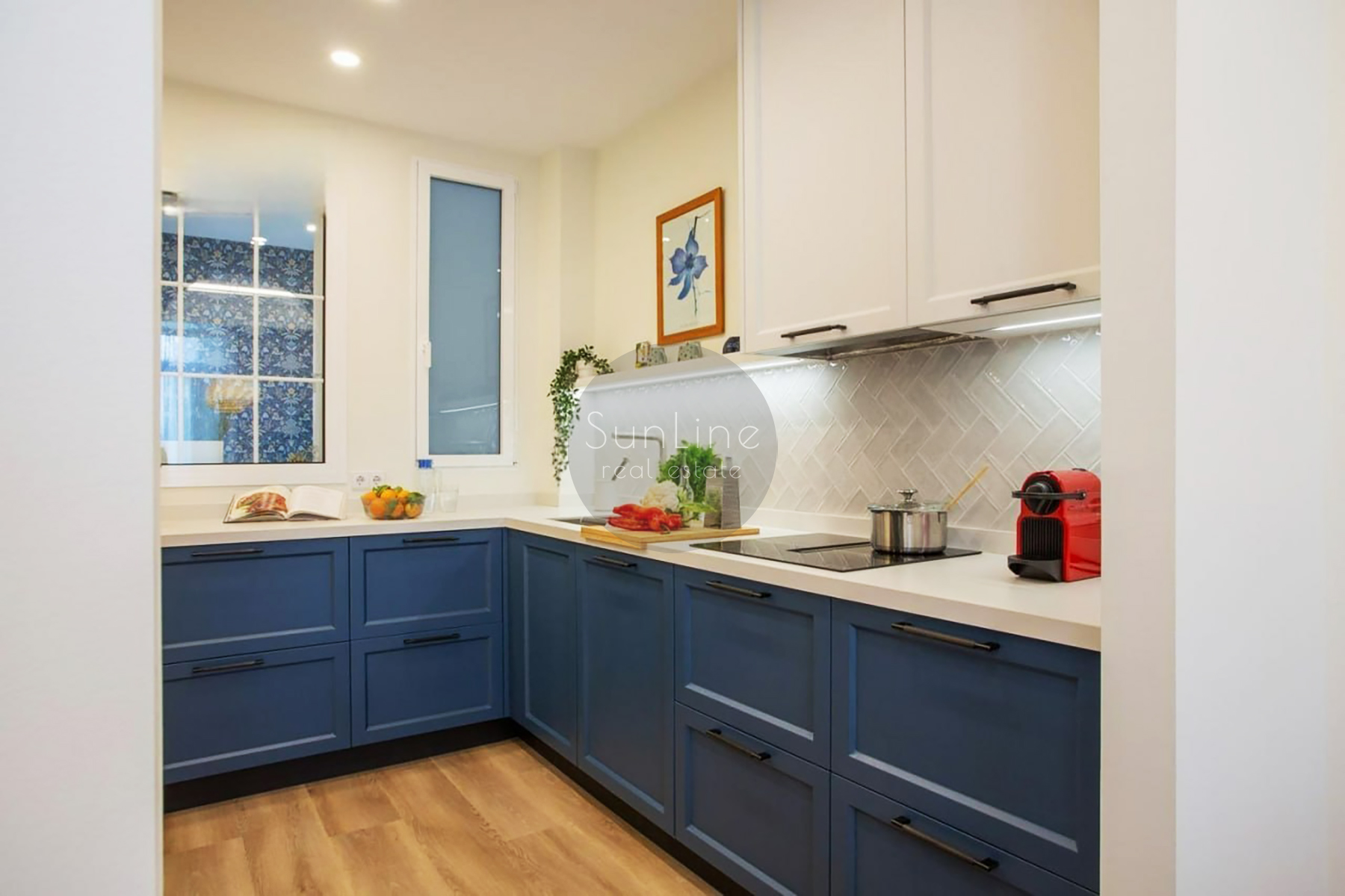 Modern apartment 91 m² with 3 bedrooms and 2 bathrooms in Russafa