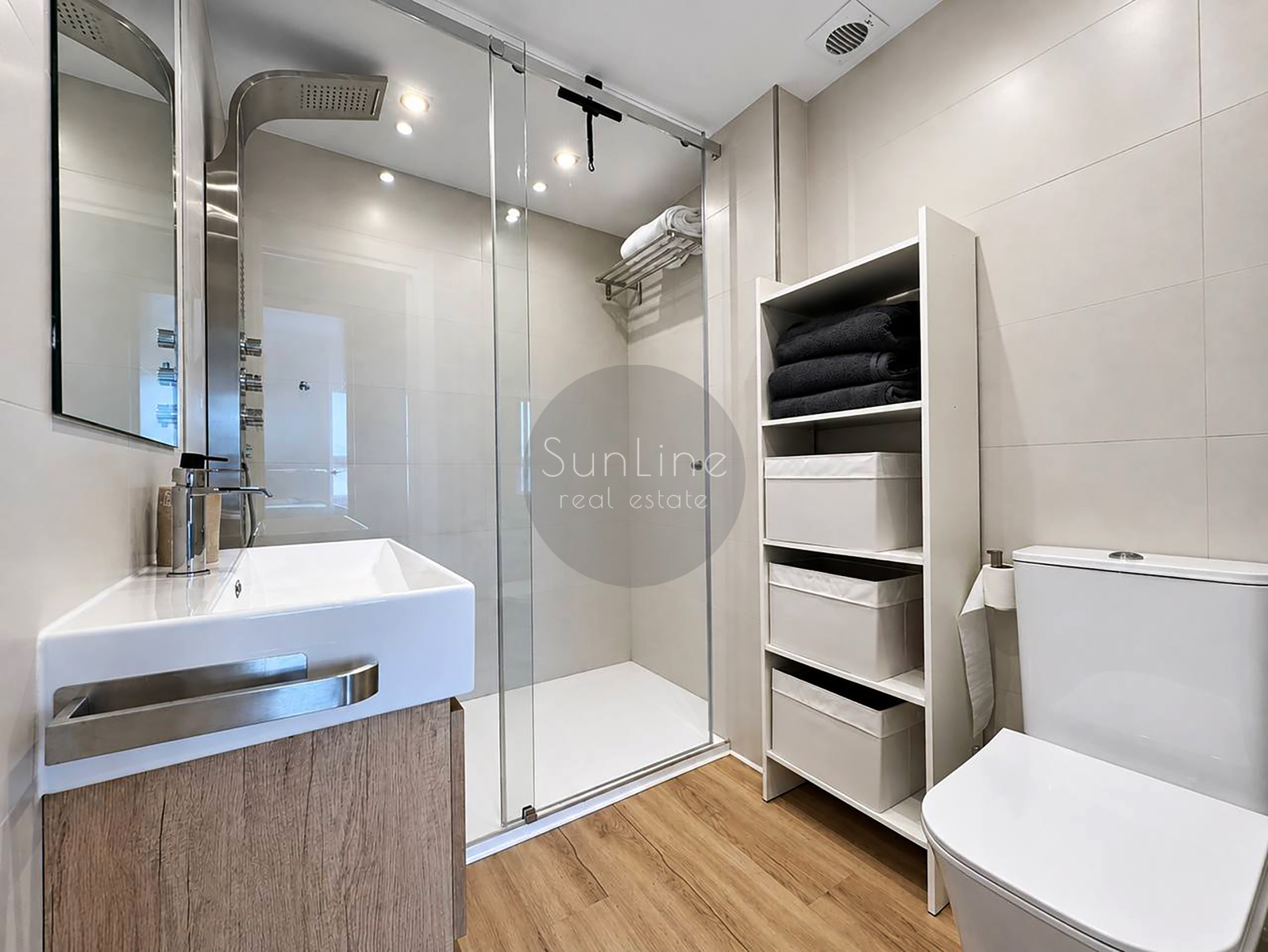 Penthouse 110 m² with 3 bedrooms, 3 bathrooms and a terrace in Valencia