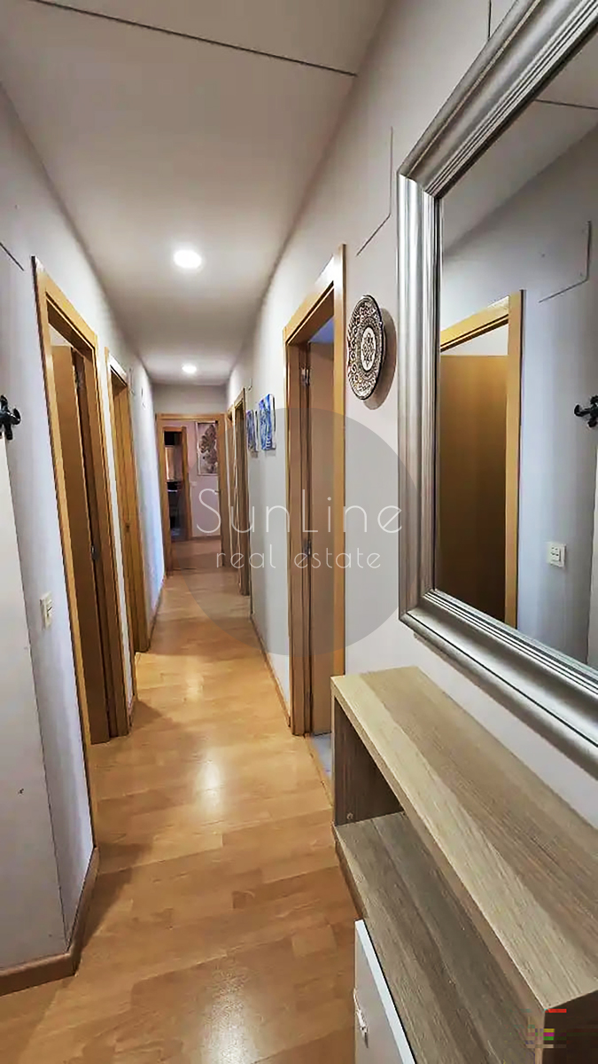 Apartment with 4 bedrooms, pool and 2 parking spaces in La Pobla de Vallbona
